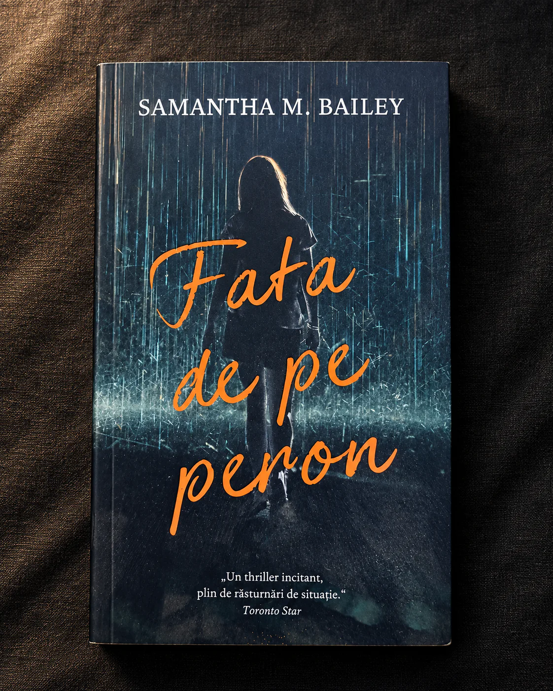 Coperta cărții Fata de pe peron de Samantha M. Bailey