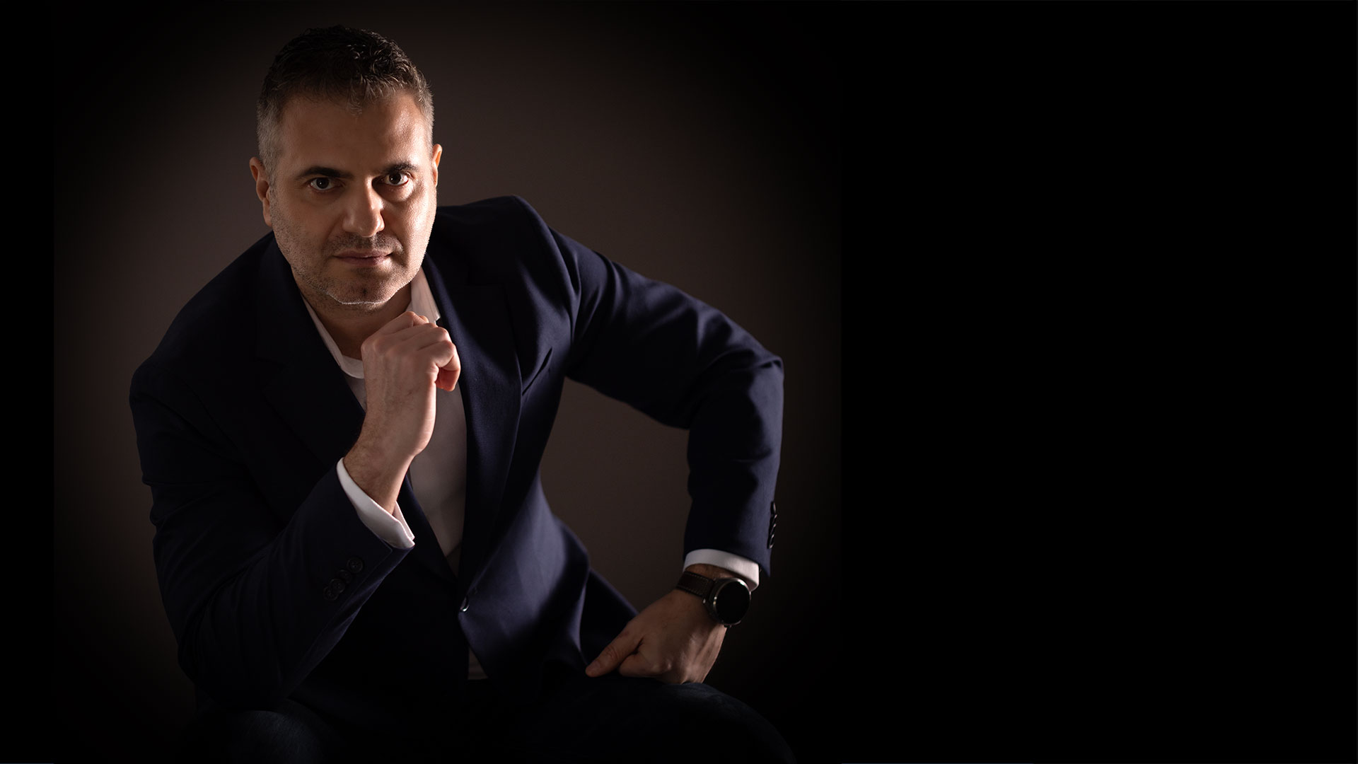 Portretul lui Marius Dosinescu, fondator AYSA.ai